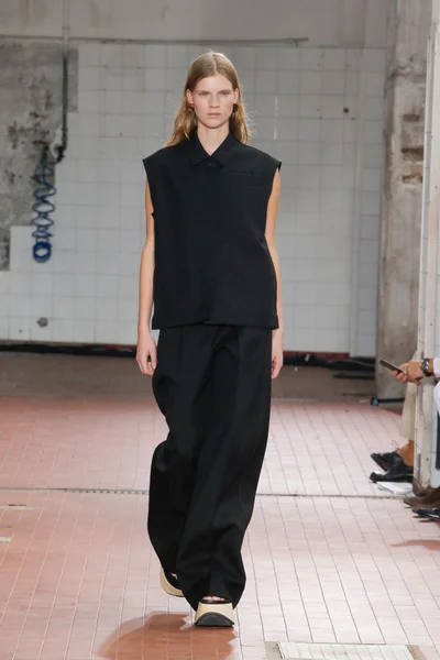 Look 11